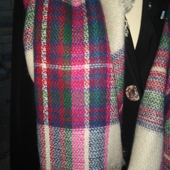 Tartan Plaid Shawl Scarf - Picture 10 of 10